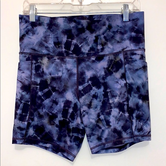 Athleta Salutation Stash Shorts - Picture 2 of 6